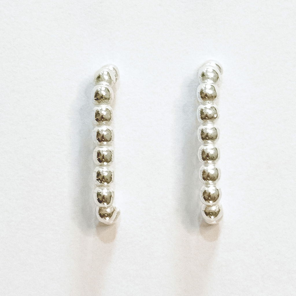 Brinco Bolinhas Ear Hook em Prata 925