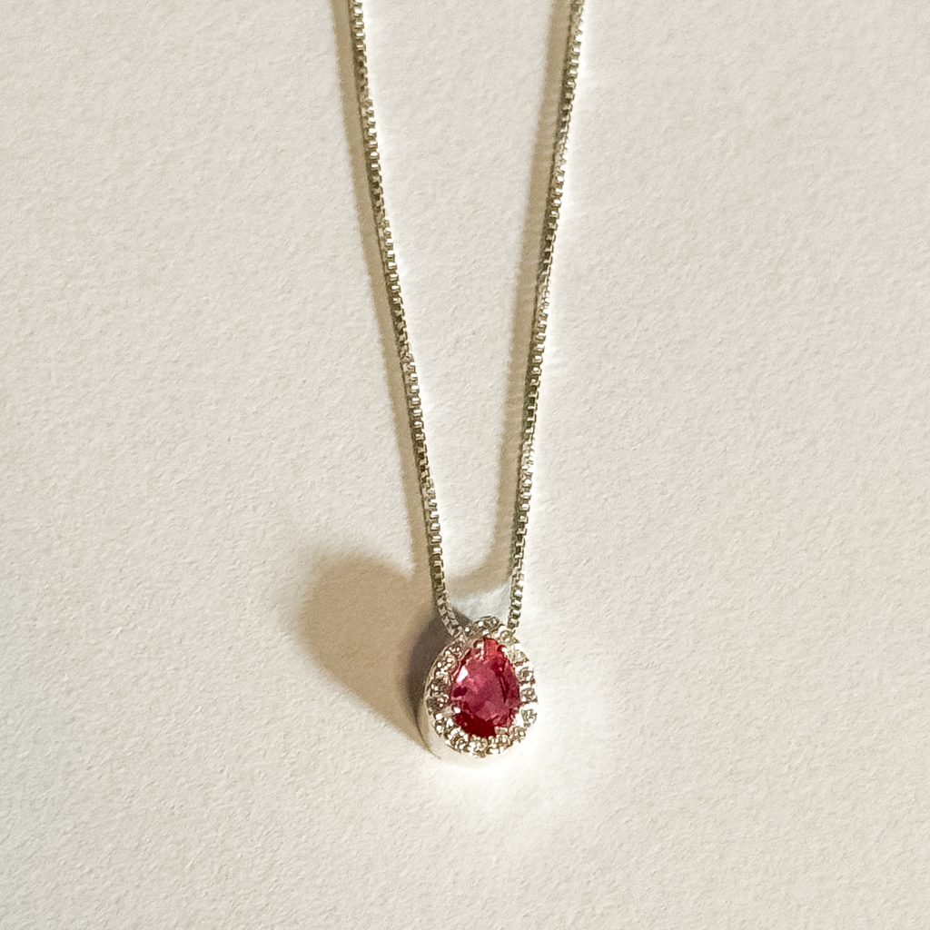 Conjunto Gota Cravejado com Zircônia Cristal e Rosa Escuro em Prata 925