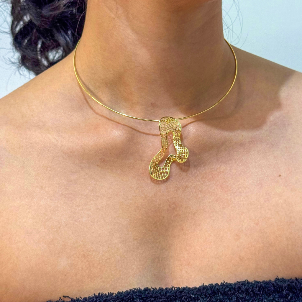 Conjunto Orgânico Vazado Semi Joia Dourado