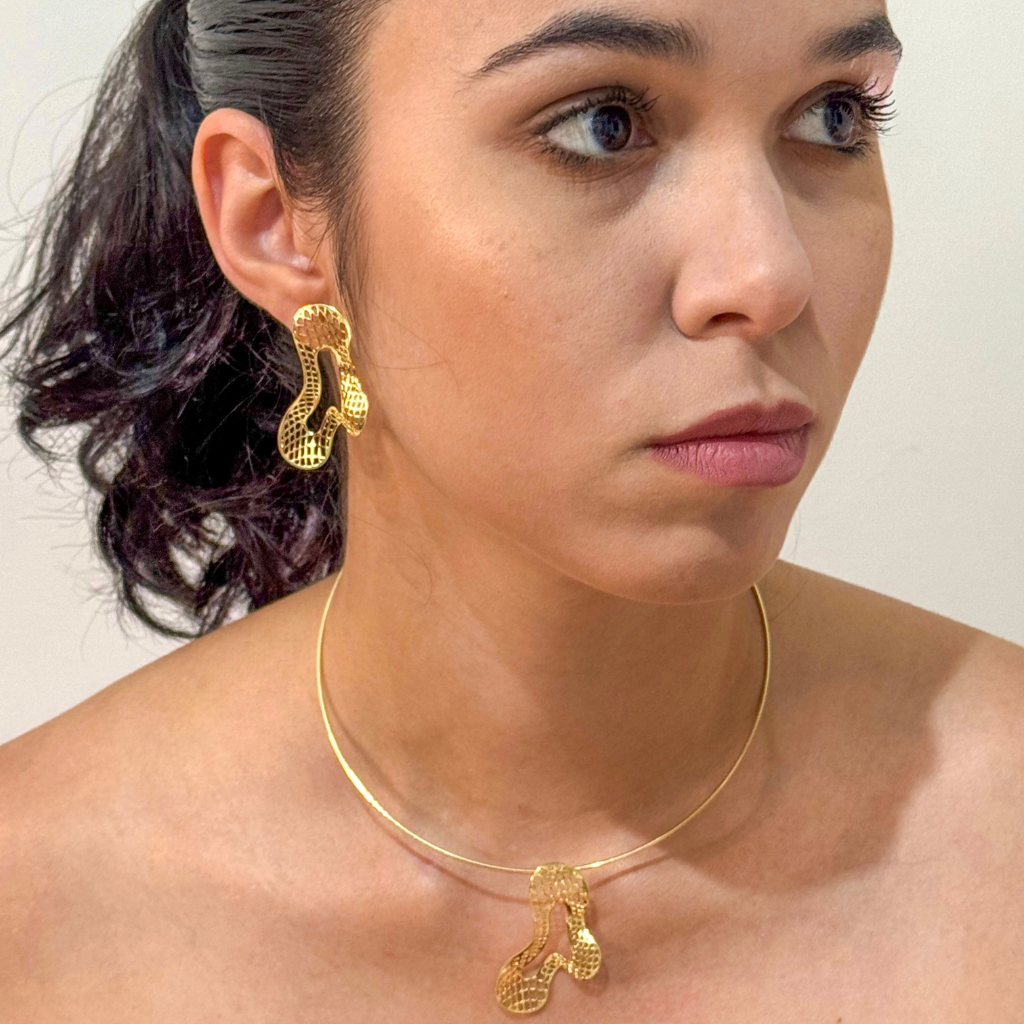 Conjunto Orgânico Vazado Semi Joia Dourado